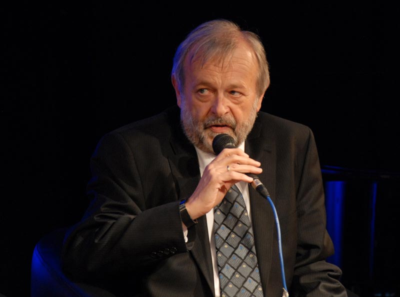files/Schulleben/50-Jahr-Feier/Geschichte/50-Jahr-Feier_2012_Festakt_Aula_40.jpg