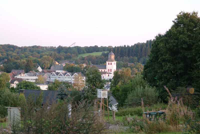 files/Schulleben/Fotogalerie/Schulgebaeude/Gymnasium_blick_auf_stadt.jpg files/Schulleben/Fotogalerie/Schulgebaeude/Gymnasium_blick_auf_stadt.jpg