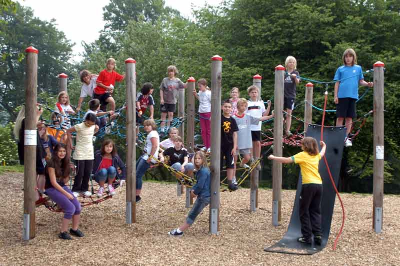 files/Schulleben/Fotogalerie/Schulgebaeude/Kletterspinne.jpg files/Schulleben/Fotogalerie/Schulgebaeude/Kletterspinne.jpg